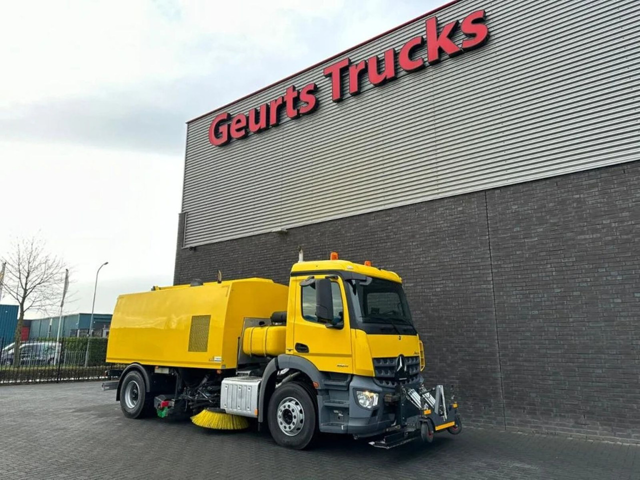 Mercedes-Benz Arocs 1824 4X2 BEAM A9000 SWEEPING TRUCK/ KEHRMA - Подметально-уборочная машина: фото 5 Mercedes-Benz Arocs 1824 4X2 BEAM A9000 SWEEPING TRUCK/ KEHRMA - Подметально-уборочная машина: фото 5