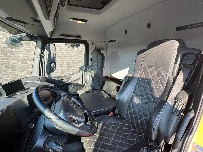 Тросовый мультилифт, Автоманипулятор Mercedes-Benz Arocs 3253 L ENA 8X2/4 HMF2820 KRAAN / KRAN/ CRANE MET TF.324 KABELSYSTEEM / SEILGERATE / CABLE SYSTEM: фото 17 Тросовый мультилифт, Автоманипулятор Mercedes-Benz Arocs 3253 L ENA 8X2/4 HMF2820 KRAAN / KRAN/ CRANE MET TF.324 KABELSYSTEEM / SEILGERATE / CABLE SYSTEM: фото 17