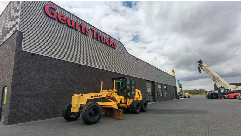 New Holland RG 200 B MOTORGRADER + RIPPER FROM 2012 HOURS 4237 - Грейдер: фото 2 New Holland RG 200 B MOTORGRADER + RIPPER FROM 2012 HOURS 4237 - Грейдер: фото 2