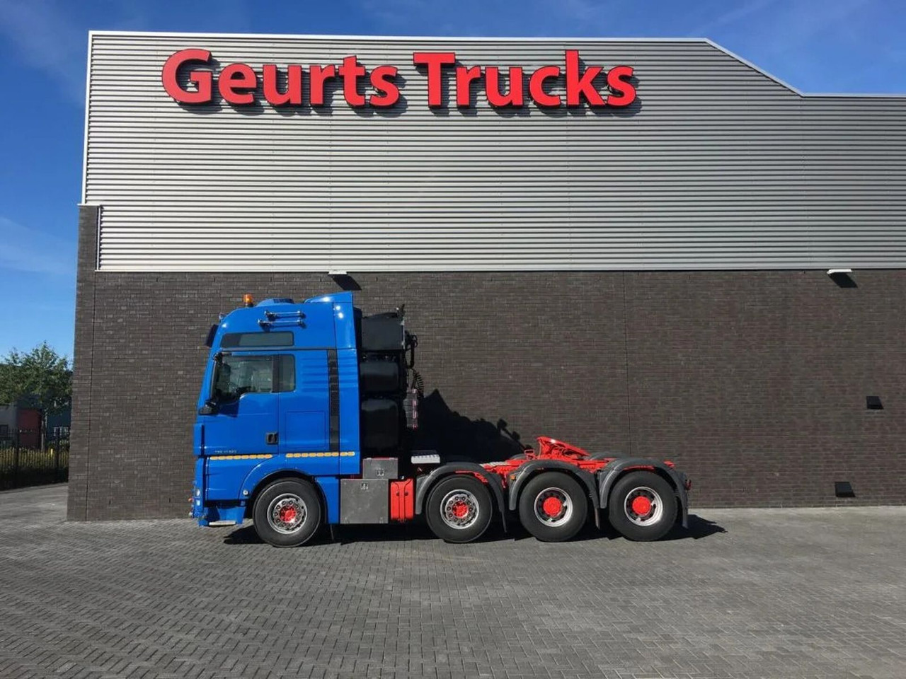 MAN TGX 41.680 V8 8X4 HEAVY DUTY TRACTOR 250 TONS - Тягач: фото 1 MAN TGX 41.680 V8 8X4 HEAVY DUTY TRACTOR 250 TONS - Тягач: фото 1