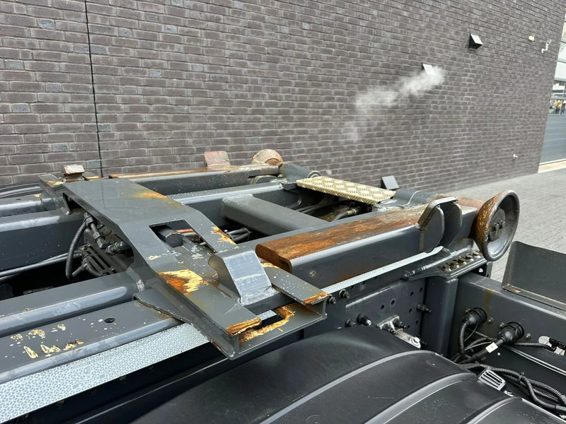 Крюковой мультилифт, Автоманипулятор Volvo FM 460 8X4 PALFINGER + HAAKARMSYTEEM + PALFINGER PK 19.001 SLD 5 KRAAN/KRAN/CRANE/GRUA: фото 19 Крюковой мультилифт, Автоманипулятор Volvo FM 460 8X4 PALFINGER + HAAKARMSYTEEM + PALFINGER PK 19.001 SLD 5 KRAAN/KRAN/CRANE/GRUA: фото 19