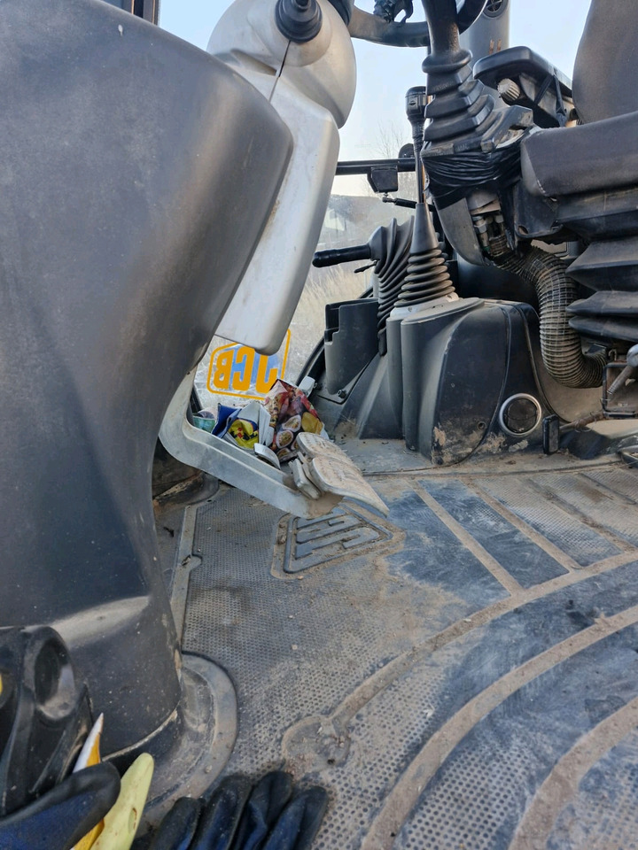 JCB 3cx - Экскаватор-погрузчик: фото 2 JCB 3cx - Экскаватор-погрузчик: фото 2