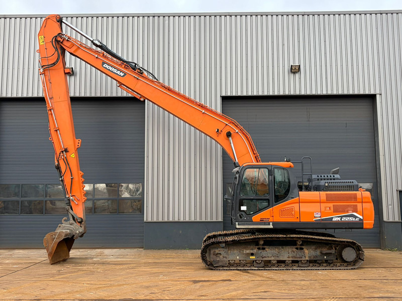 Doosan DX225LC-7 - Гусеничный экскаватор: фото 1 Doosan DX225LC-7 - Гусеничный экскаватор: фото 1