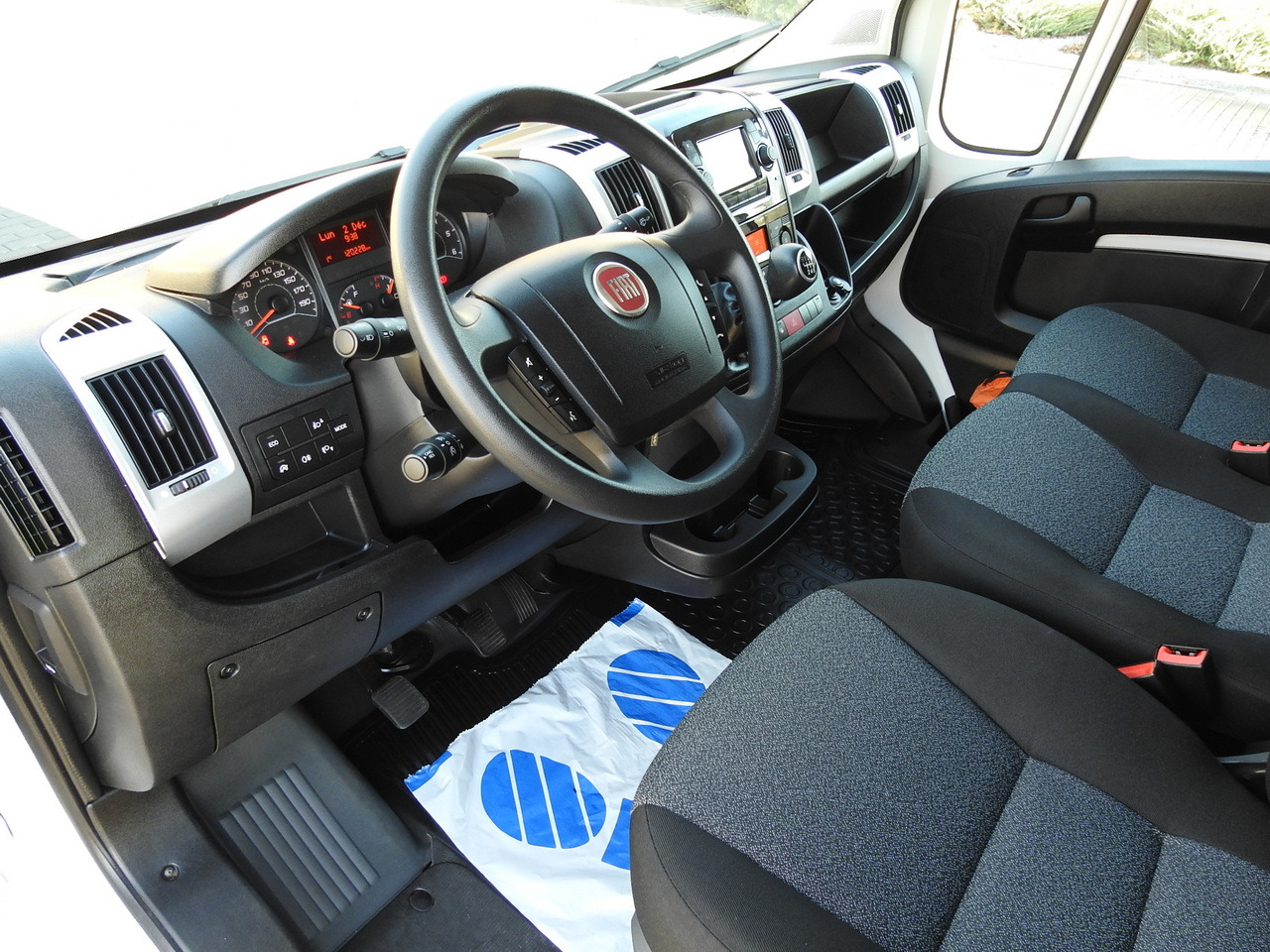 FIAT DUCATO REFRIGERATOR VAN -10*C POWER SUPPLY 230V AIR CONDITIONING 175HP - Малотоннажный рефрижератор: фото 2 FIAT DUCATO REFRIGERATOR VAN -10*C POWER SUPPLY 230V AIR CONDITIONING 175HP - Малотоннажный рефрижератор: фото 2