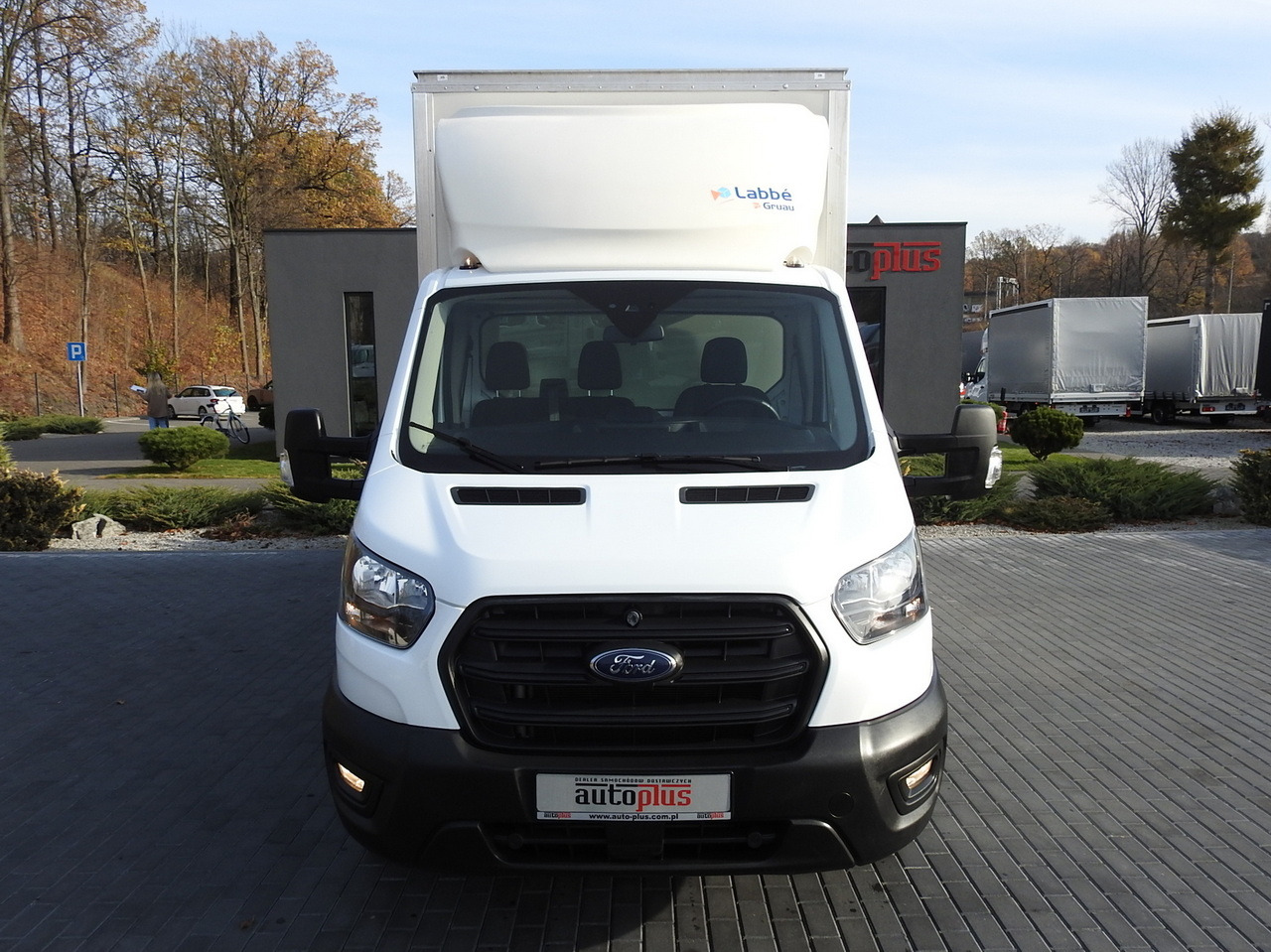 FORD TRANSIT BOX LIFT 8 PALLETS CRUISE CONTROL AIR CONDITIONING 130HP - Малотоннажный фургон: фото 5 FORD TRANSIT BOX LIFT 8 PALLETS CRUISE CONTROL AIR CONDITIONING 130HP - Малотоннажный фургон: фото 5