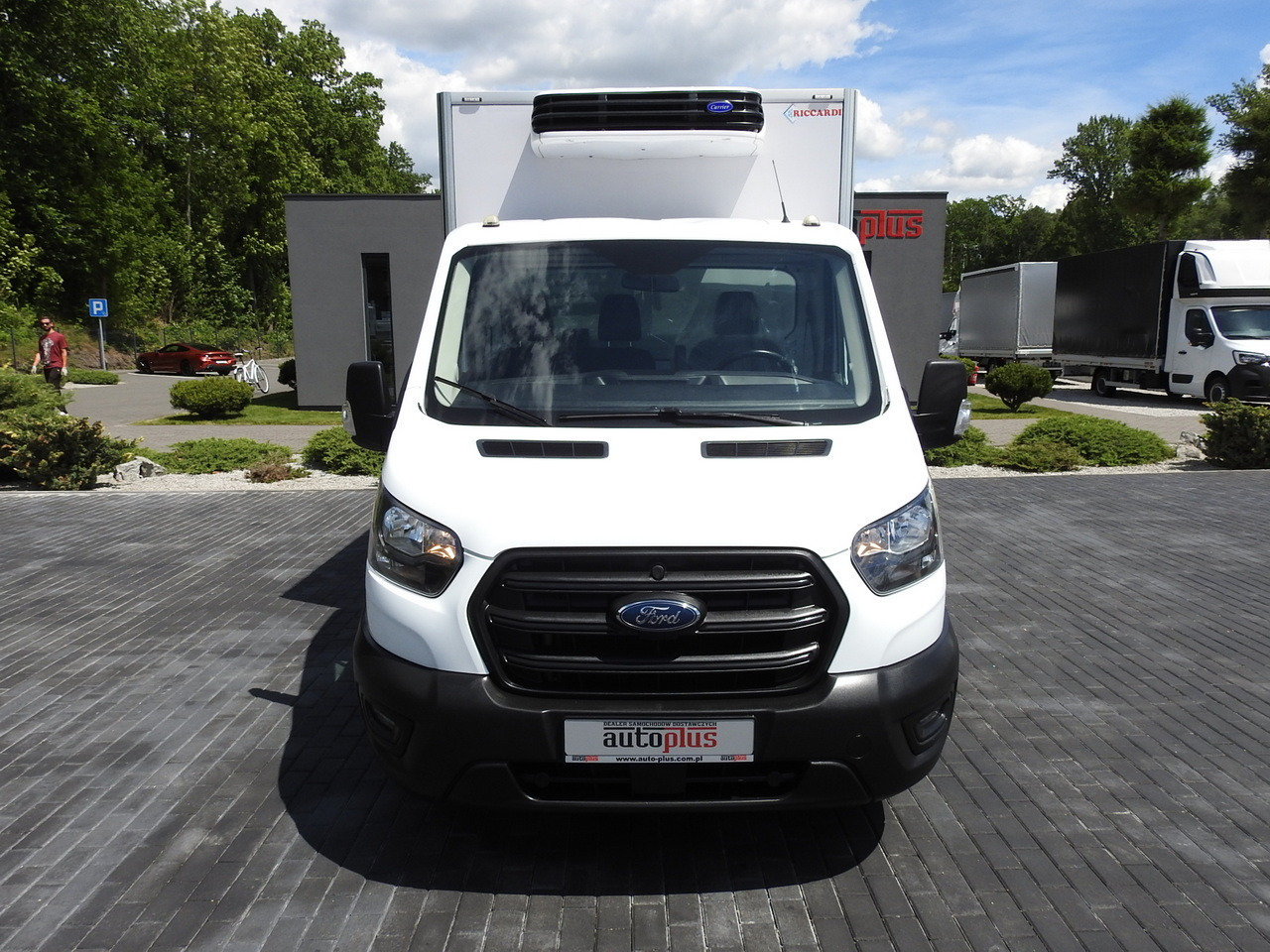 FORD TRANSIT REGRIGERATOR BOX 0*C POWER SUPPLY 230V CRUISE CONTROL AIR CONDITIONING TWIN WHEELS 170HP - Малотоннажный рефрижератор: фото 5 FORD TRANSIT REGRIGERATOR BOX 0*C POWER SUPPLY 230V CRUISE CONTROL AIR CONDITIONING TWIN WHEELS 170HP - Малотоннажный рефрижератор: фото 5
