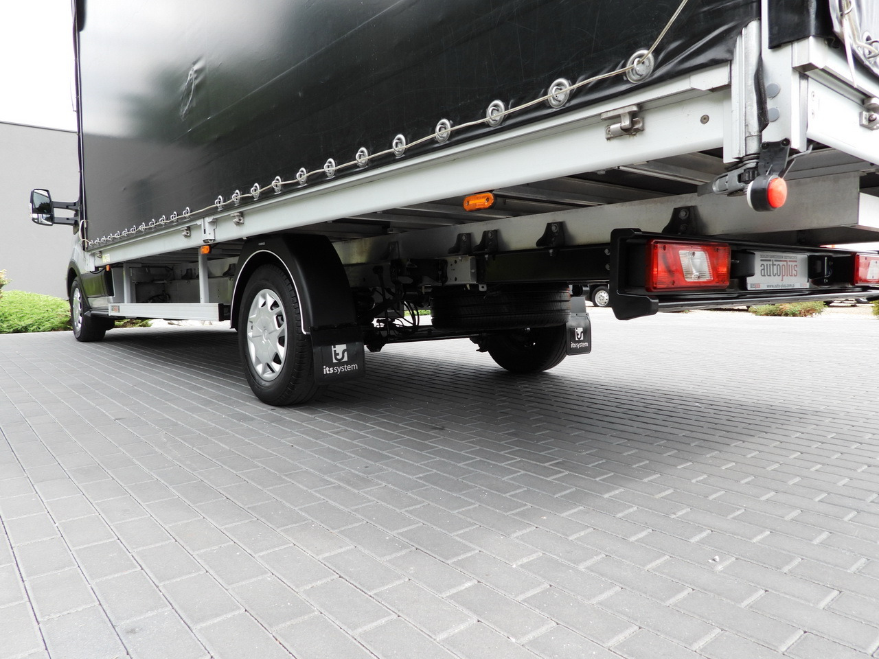 Тентованный фургон FORD TRANSIT TARPAULIN 10 PALLETS WEBASTO CRUISE CONTROL LED LIGHTS PNEUMATICS AIR CONDITIONING 160HP: фото 16 Тентованный фургон FORD TRANSIT TARPAULIN 10 PALLETS WEBASTO CRUISE CONTROL LED LIGHTS PNEUMATICS AIR CONDITIONING 160HP: фото 16