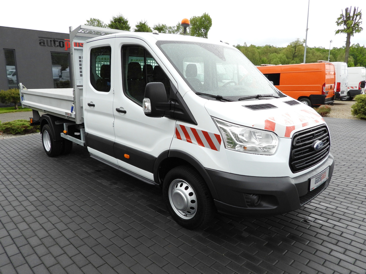 Ford TRANSIT KIPPER DOPPELKABINE DOKA 6 SITZE - Малотоннажный самосвал, Грузопассажирский фургон: фото 4 Ford TRANSIT KIPPER DOPPELKABINE DOKA 6 SITZE - Малотоннажный самосвал, Грузопассажирский фургон: фото 4