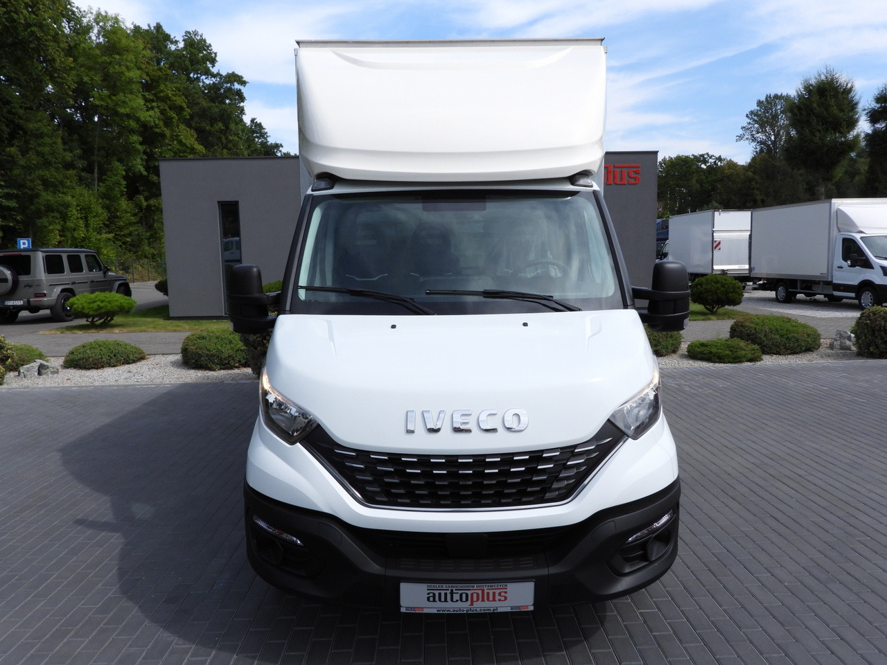 IVECO DAILY 35C16 BOX LIFT 8 PALLETS CRUISE CONTROL AUTOMATIC TRANSMISSION HI-MATIC TWIN WHEELS AIR CONDITIONING 160HP - Малотоннажный фургон: фото 5 IVECO DAILY 35C16 BOX LIFT 8 PALLETS CRUISE CONTROL AUTOMATIC TRANSMISSION HI-MATIC TWIN WHEELS AIR CONDITIONING 160HP - Малотоннажный фургон: фото 5
