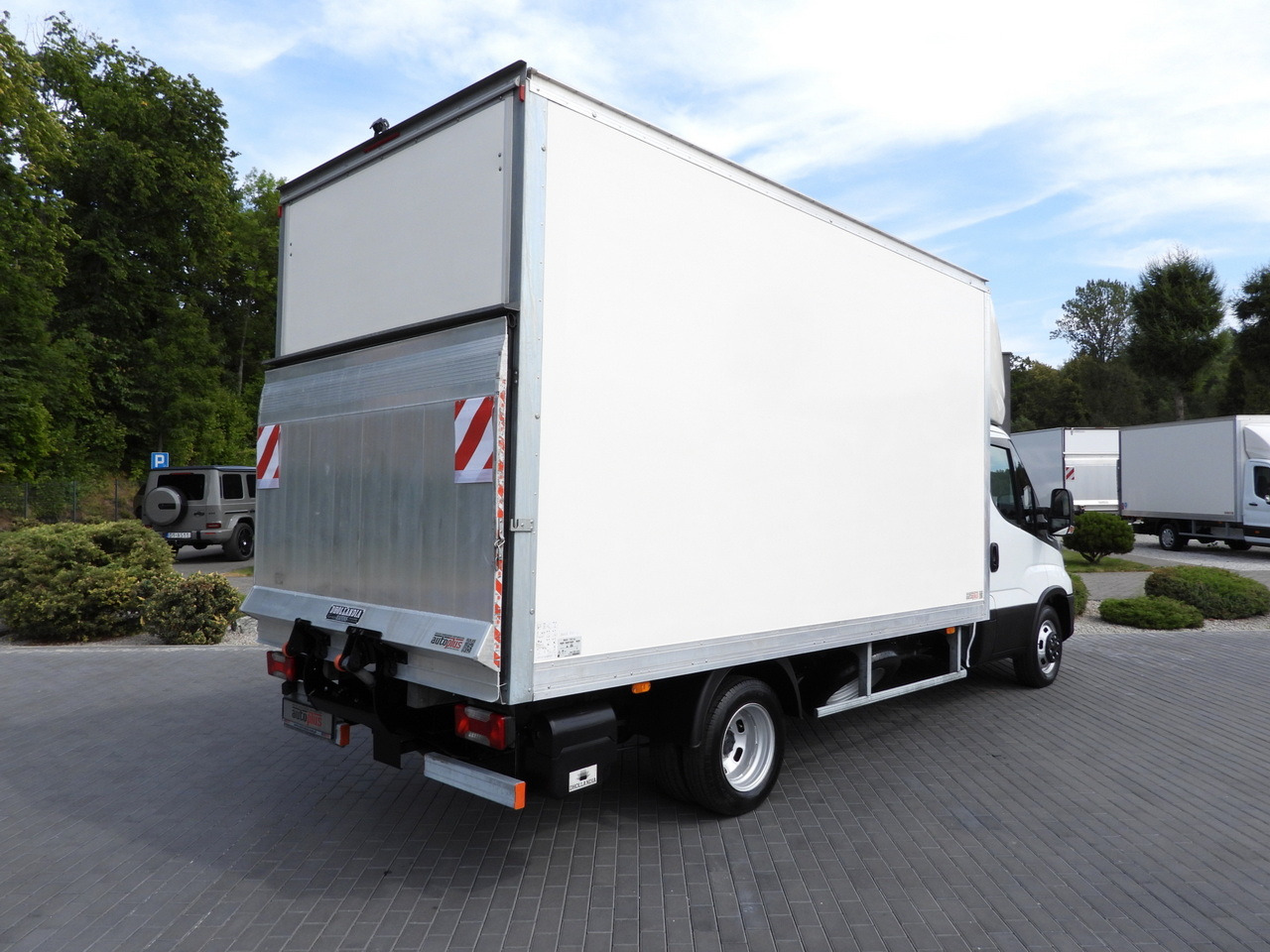 IVECO DAILY 35C16 BOX LIFT 8 PALLETS CRUISE CONTROL AUTOMATIC TRANSMISSION HI-MATIC TWIN WHEELS AIR CONDITIONING 160HP - Малотоннажный фургон: фото 3 IVECO DAILY 35C16 BOX LIFT 8 PALLETS CRUISE CONTROL AUTOMATIC TRANSMISSION HI-MATIC TWIN WHEELS AIR CONDITIONING 160HP - Малотоннажный фургон: фото 3
