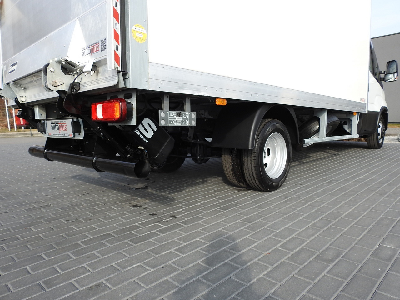 Малотоннажный фургон IVECO DAILY 35C16 BOX LIFT 8 PALLETS CRUISE CONTROL TWIN WHEELS AIR CONDITIONING  160HP: фото 17