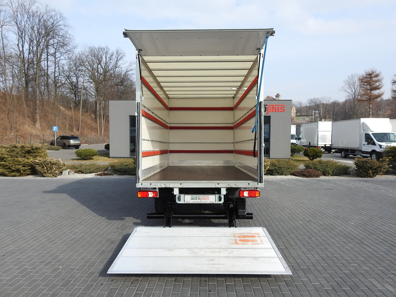 Малотоннажный фургон IVECO DAILY 35C16 BOX LIFT 8 PALLETS CRUISE CONTROL TWIN WHEELS AIR CONDITIONING  160HP: фото 11