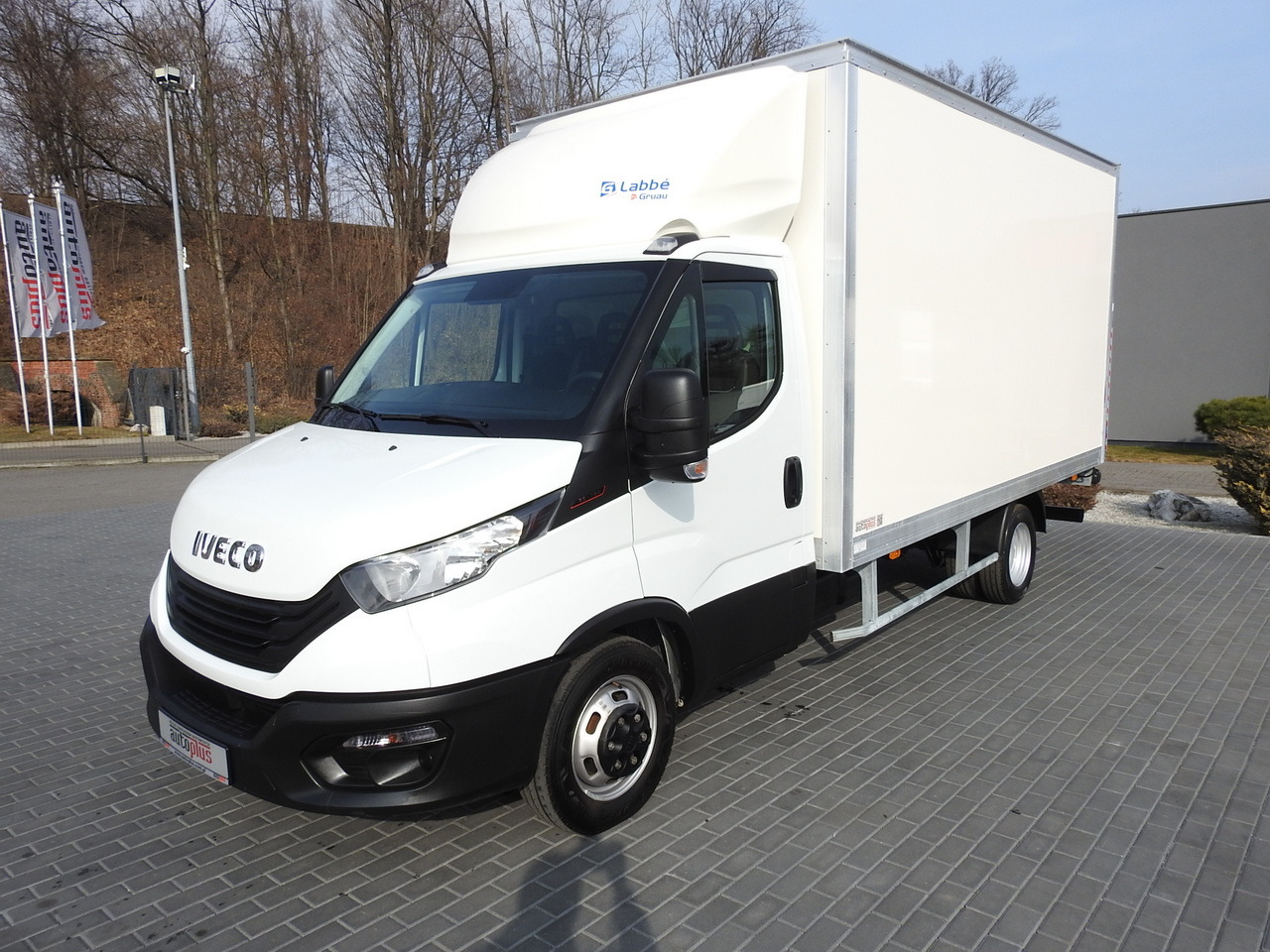 Малотоннажный фургон IVECO DAILY 35C16 BOX LIFT 8 PALLETS CRUISE CONTROL TWIN WHEELS AIR CONDITIONING  160HP: фото 6