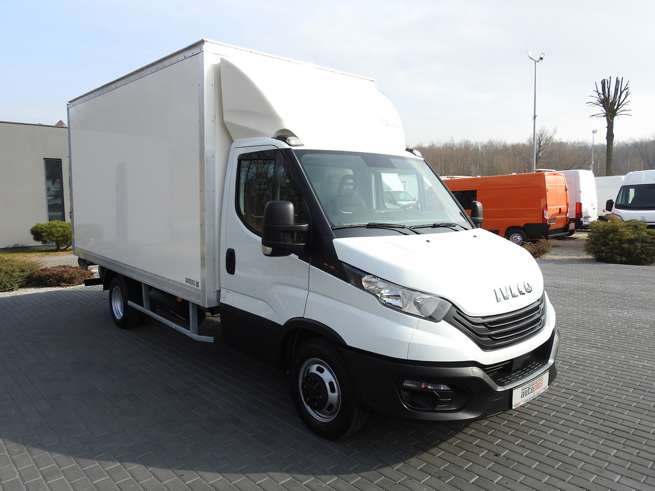 IVECO DAILY 35C16 BOX LIFT 8 PALLETS CRUISE CONTROL TWIN WHEELS AIR CONDITIONING 160HP - Малотоннажный рефрижератор: фото 4 IVECO DAILY 35C16 BOX LIFT 8 PALLETS CRUISE CONTROL TWIN WHEELS AIR CONDITIONING 160HP - Малотоннажный рефрижератор: фото 4
