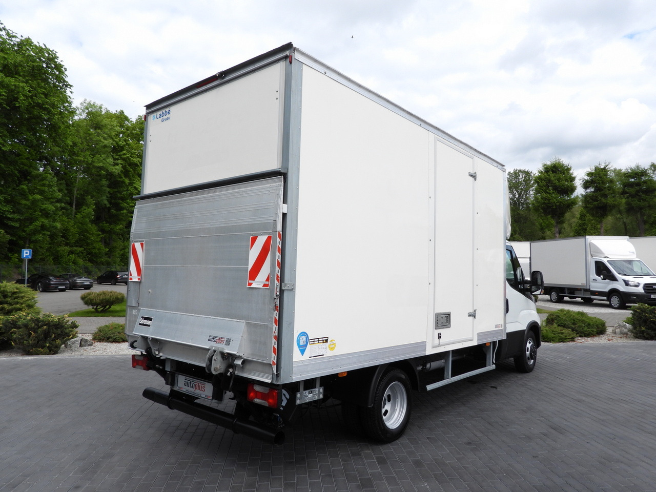 IVECO DAILY 35C16 BOX LIFT 8 PALLETS CRUISE CONTROL TWIN WHEELS AIR CONDITIONING  160HP - Малотоннажный фургон: фото 3 IVECO DAILY 35C16 BOX LIFT 8 PALLETS CRUISE CONTROL TWIN WHEELS AIR CONDITIONING  160HP - Малотоннажный фургон: фото 3
