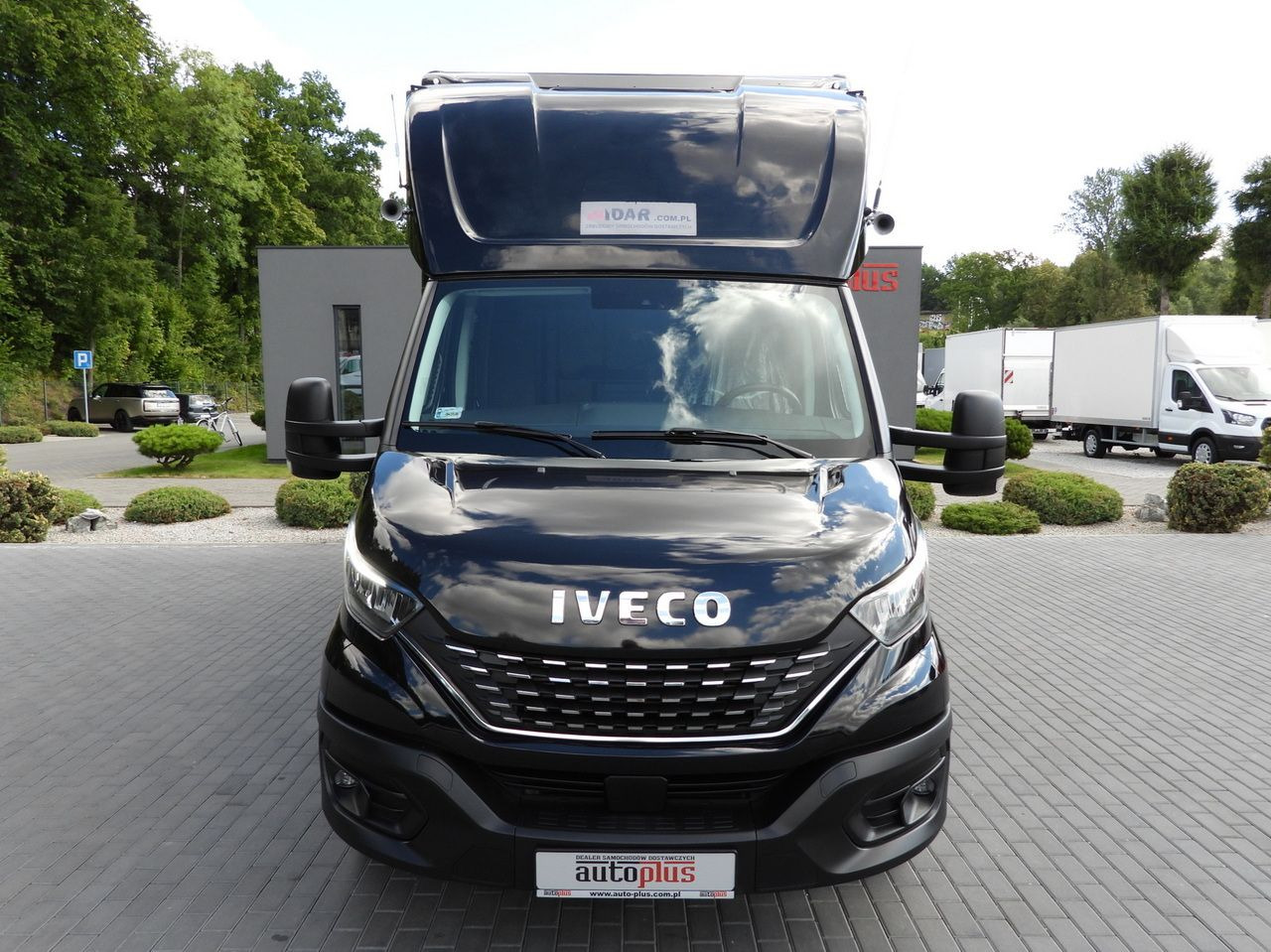 IVECO DAILY 35S18 BOX LIFT 8 PALLETS WEBASTO CRUISE CONTROL NAVIGATION LED LIGHTS PNEUMATICS AIR CONDITIONING  180HP - Малотоннажный фургон: фото 5 IVECO DAILY 35S18 BOX LIFT 8 PALLETS WEBASTO CRUISE CONTROL NAVIGATION LED LIGHTS PNEUMATICS AIR CONDITIONING  180HP - Малотоннажный фургон: фото 5