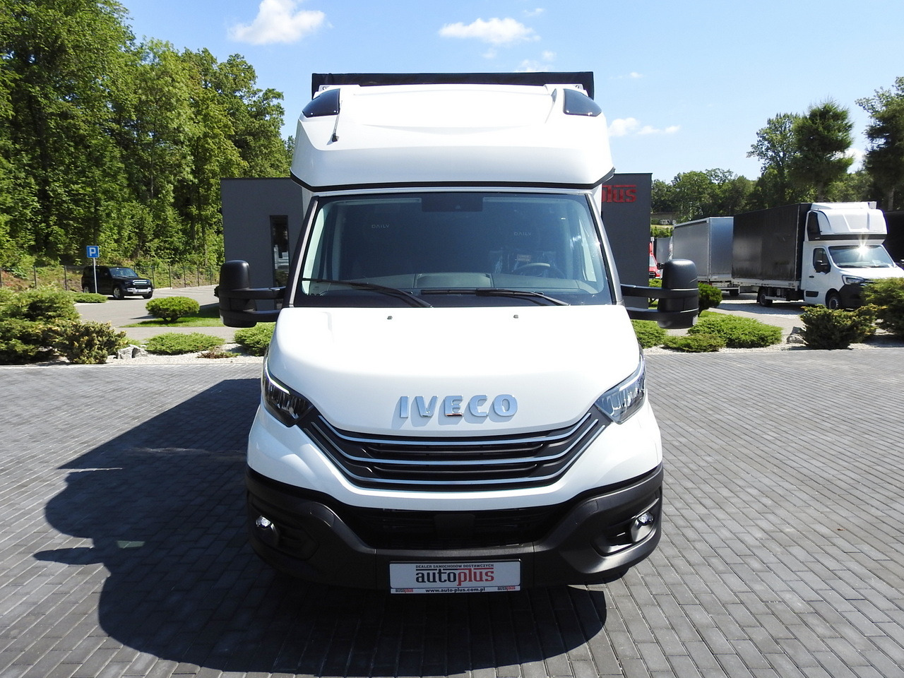 IVECO DAILY 35S18 NEW TARPAULIN 8 PALLETS CRUISE CONTROL NAVIGATION LED LIGHTS AUTOMATIC TRANSMISSION HI-MATIC MANUFACTURERS WARRANTY 180HP - Тентованный фургон: фото 5 IVECO DAILY 35S18 NEW TARPAULIN 8 PALLETS CRUISE CONTROL NAVIGATION LED LIGHTS AUTOMATIC TRANSMISSION HI-MATIC MANUFACTURERS WARRANTY 180HP - Тентованный фургон: фото 5