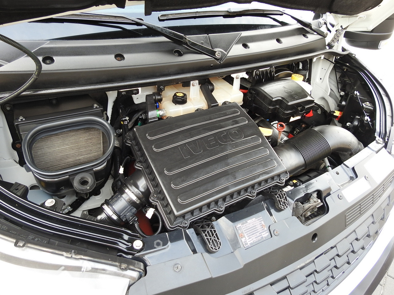 IVECO DAILY 35S18 TARPAULIN 10 PALLETS WEBASTO CRUISE CONTROL AIR CONDITIONING 180HP в лизинг IVECO DAILY 35S18 TARPAULIN 10 PALLETS WEBASTO CRUISE CONTROL AIR CONDITIONING 180HP: фото 27 IVECO DAILY 35S18 TARPAULIN 10 PALLETS WEBASTO CRUISE CONTROL AIR CONDITIONING 180HP в лизинг IVECO DAILY 35S18 TARPAULIN 10 PALLETS WEBASTO CRUISE CONTROL AIR CONDITIONING 180HP: фото 27