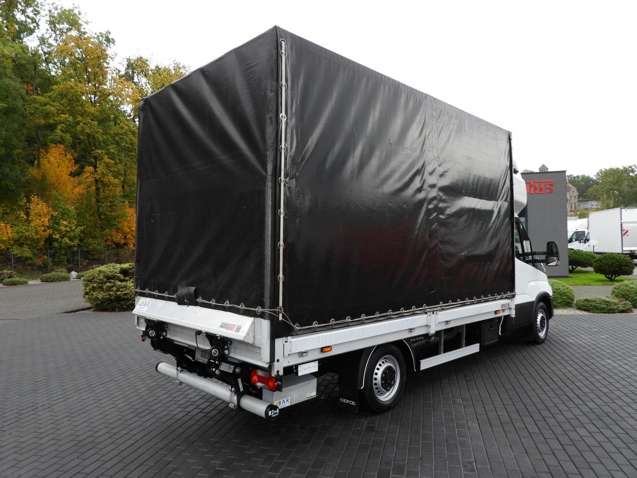 IVECO DAILY 35S18 TARPAULIN LIFT 8 PALLETS WEBASTO CRUISE CONTROL AIR CONDITIONING  180HP - Тентованный фургон: фото 3 IVECO DAILY 35S18 TARPAULIN LIFT 8 PALLETS WEBASTO CRUISE CONTROL AIR CONDITIONING  180HP - Тентованный фургон: фото 3