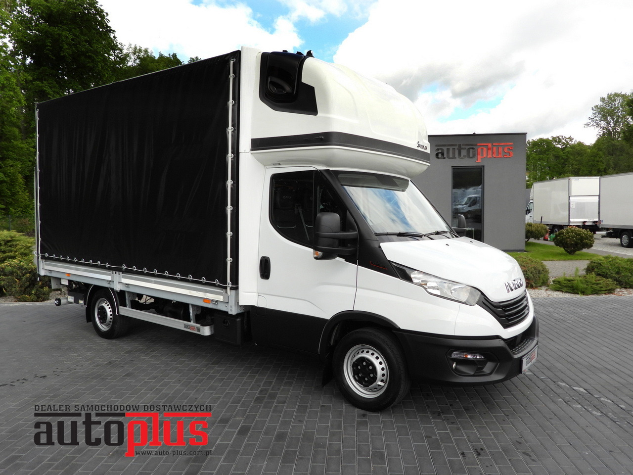 IVECO DAILY 35S18 TARPAULIN LIFT 8 PALLETS WEBASTO CRUISE CONTROL AIR CONDITIONING  180HP - Тентованный фургон: фото 1 IVECO DAILY 35S18 TARPAULIN LIFT 8 PALLETS WEBASTO CRUISE CONTROL AIR CONDITIONING  180HP - Тентованный фургон: фото 1