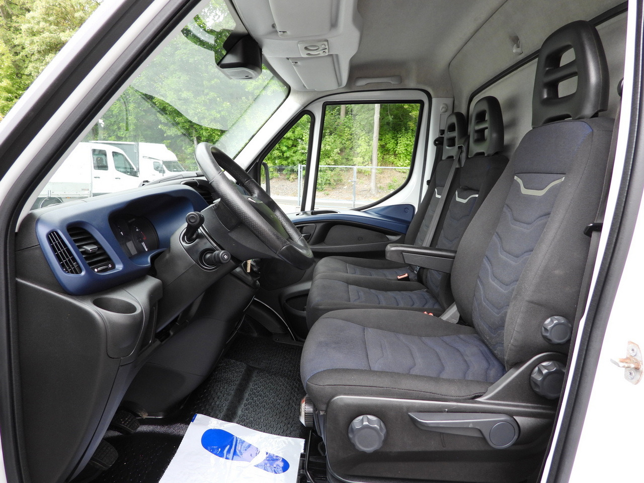 Тентованный фургон IVECO DAILY 50C15 TARPAULIN 12 PALLETS CRUISE CONTROL TWIN WHEELS AIR CONDITIONING  150HP: фото 31