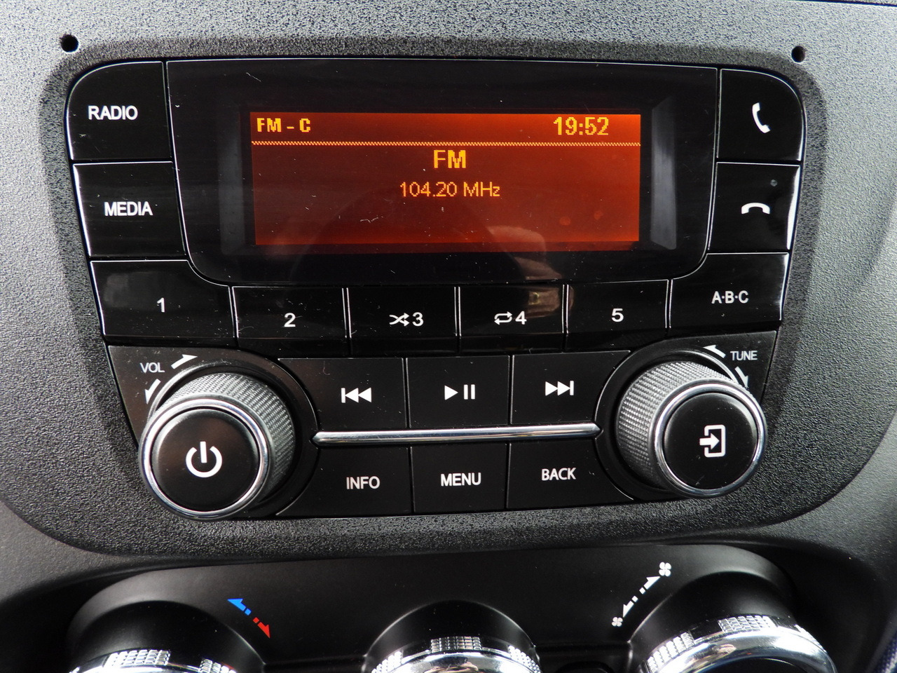 Тентованный фургон IVECO DAILY 50C15 TARPAULIN 12 PALLETS CRUISE CONTROL TWIN WHEELS AIR CONDITIONING  150HP: фото 39