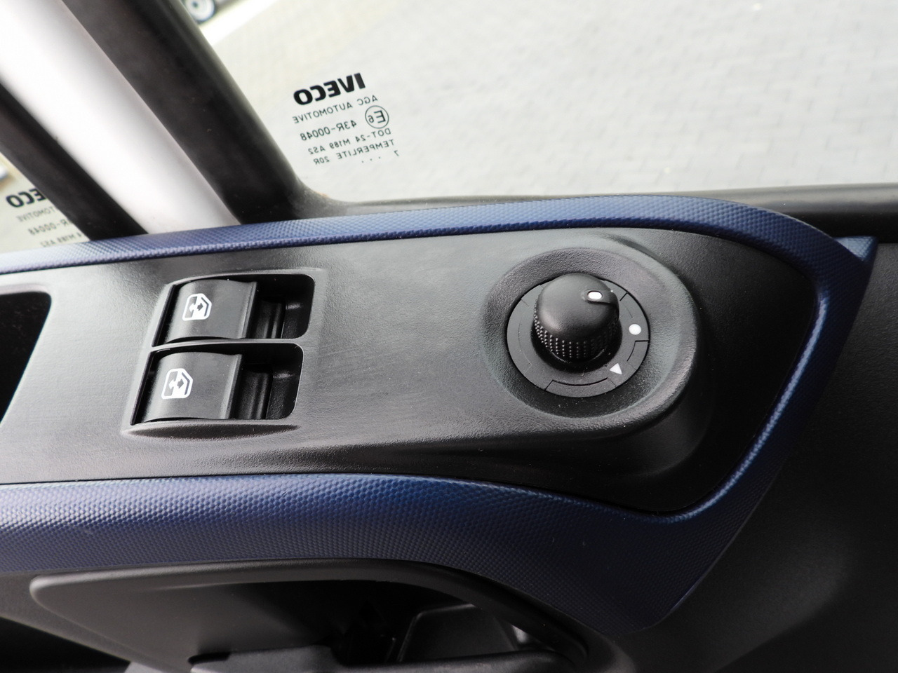 Тентованный фургон IVECO DAILY 50C15 TARPAULIN 12 PALLETS CRUISE CONTROL TWIN WHEELS AIR CONDITIONING  150HP: фото 32