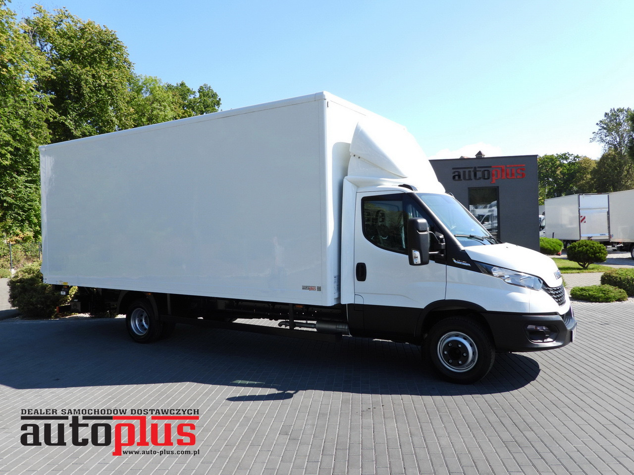 IVECO DAILY 72C18 LIFT 14 PALLETS CRUISE CONTROL PNEUMATICS AUTOMATIC TRANSMISSION HI-MATIC TWIN WHEELS AIR CONDITIONING  180HP - Малотоннажный фургон: фото 1 IVECO DAILY 72C18 LIFT 14 PALLETS CRUISE CONTROL PNEUMATICS AUTOMATIC TRANSMISSION HI-MATIC TWIN WHEELS AIR CONDITIONING  180HP - Малотоннажный фургон: фото 1