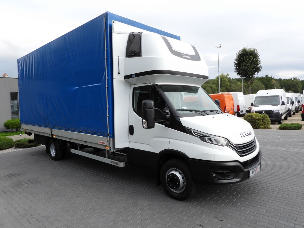 IVECO DAILY 72C18 TARPAULIN LIFT 14 PALLETS WEBASTO CRUISE CONTROL LED LIGHTS TWIN WHEELS AIR CONDITIONING  180HP - Тентованный фургон: фото 4 IVECO DAILY 72C18 TARPAULIN LIFT 14 PALLETS WEBASTO CRUISE CONTROL LED LIGHTS TWIN WHEELS AIR CONDITIONING  180HP - Тентованный фургон: фото 4