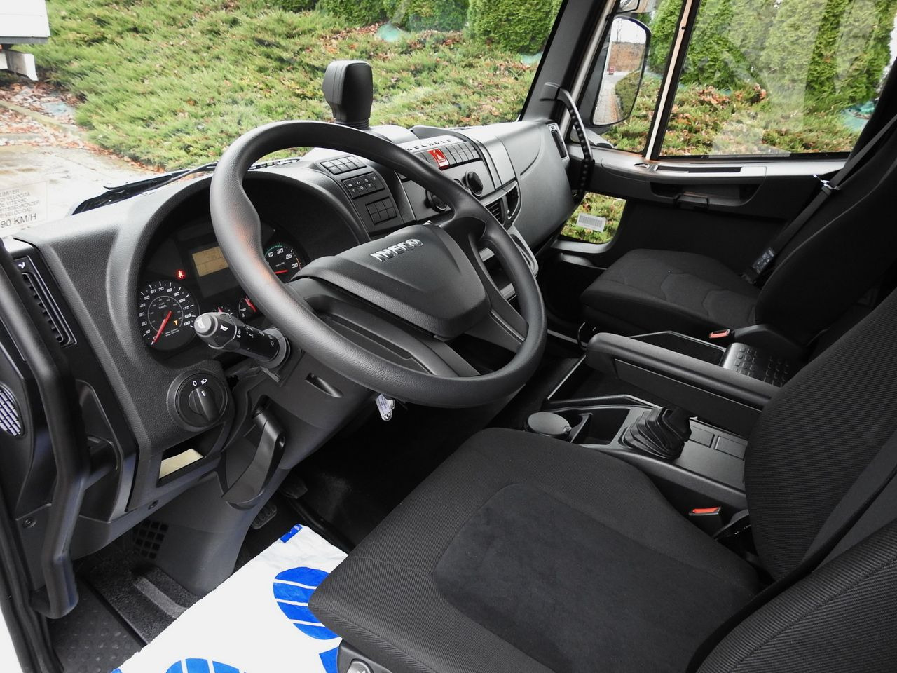 IVECO EUROCARGO 120-250 NEW TARPAULIN LIFT 18 PALLETS WEBASTO CRUISE CONTROL AIR CONDITIONING LED LIGHTS PNEUMATICS AUTOMATIC TRANSMISSION HI-MATIC 250HP - Тентованный фургон: фото 2 IVECO EUROCARGO 120-250 NEW TARPAULIN LIFT 18 PALLETS WEBASTO CRUISE CONTROL AIR CONDITIONING LED LIGHTS PNEUMATICS AUTOMATIC TRANSMISSION HI-MATIC 250HP - Тентованный фургон: фото 2