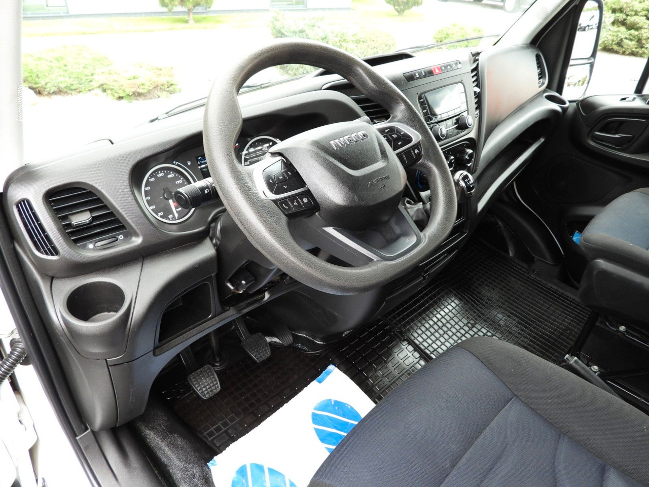 Iveco DAILY 35C14 KIPPER DOPPELKABINE DOKA 6 SITZE A/C - Малотоннажный самосвал, Грузопассажирский фургон: фото 2 Iveco DAILY 35C14 KIPPER DOPPELKABINE DOKA 6 SITZE A/C - Малотоннажный самосвал, Грузопассажирский фургон: фото 2