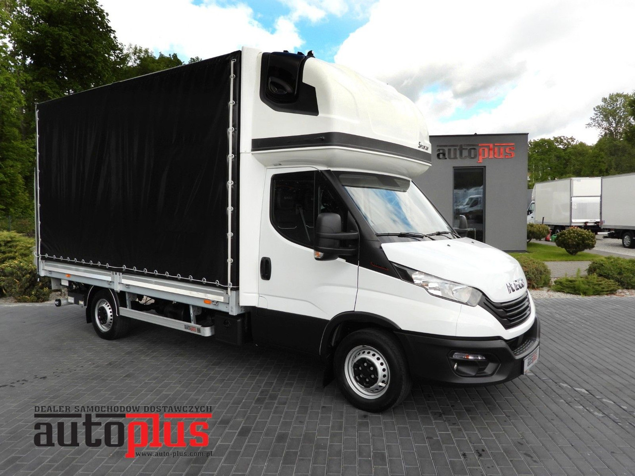 Iveco DAILY 35S18 PRITSCHE PLANE AUFZUG 8 PALETTEN - Тентованный фургон: фото 1 Iveco DAILY 35S18 PRITSCHE PLANE AUFZUG 8 PALETTEN - Тентованный фургон: фото 1