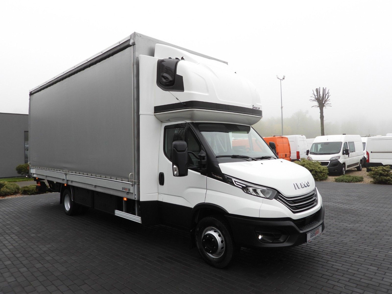 Iveco DAILY 72C18 PRITSCHE PLANE AUFZUG 16 PALETTEN - Тентованный фургон: фото 4 Iveco DAILY 72C18 PRITSCHE PLANE AUFZUG 16 PALETTEN - Тентованный фургон: фото 4