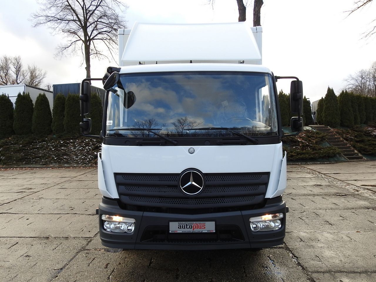 MERCEDES ATEGO 12.24 BOX LIFT 18 PALLETS CRUISE CONTROL AUTOMATIC TRANSMISSION TWIN WHEELS AIR CONDITIONING 240HP - Грузовик с закрытым кузовом: фото 5 MERCEDES ATEGO 12.24 BOX LIFT 18 PALLETS CRUISE CONTROL AUTOMATIC TRANSMISSION TWIN WHEELS AIR CONDITIONING 240HP - Грузовик с закрытым кузовом: фото 5