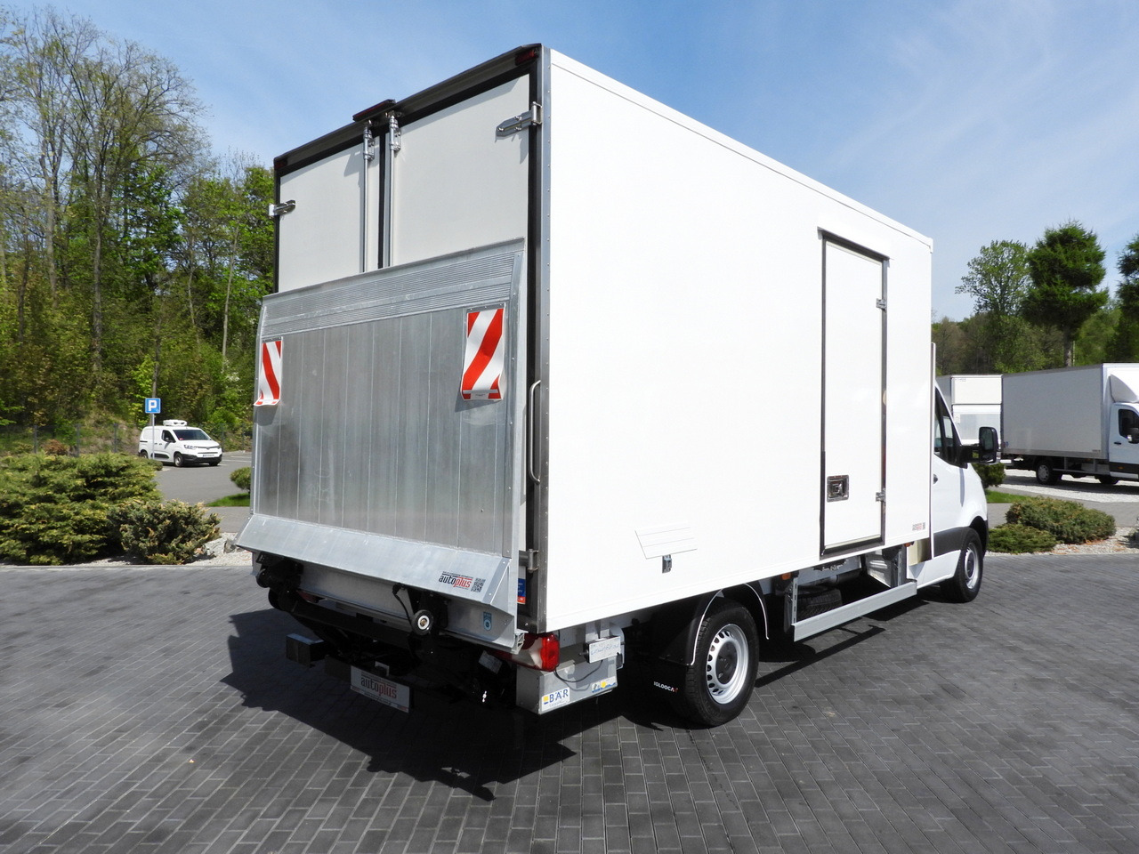 MERCEDES SPRINTER 316 REGRIGERATOR BOX 0*C LIFT 8 PALLETS CRUISE CONTROL PNEUMATICS AIR CONDITIONING 160HP - Малотоннажный рефрижератор: фото 3 MERCEDES SPRINTER 316 REGRIGERATOR BOX 0*C LIFT 8 PALLETS CRUISE CONTROL PNEUMATICS AIR CONDITIONING 160HP - Малотоннажный рефрижератор: фото 3
