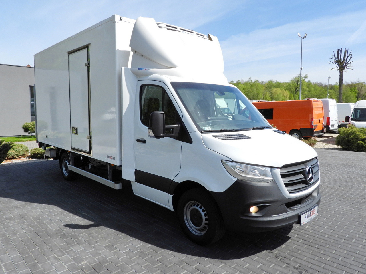 MERCEDES SPRINTER 316 REGRIGERATOR BOX 0*C LIFT 8 PALLETS CRUISE CONTROL PNEUMATICS AIR CONDITIONING 160HP - Малотоннажный рефрижератор: фото 4 MERCEDES SPRINTER 316 REGRIGERATOR BOX 0*C LIFT 8 PALLETS CRUISE CONTROL PNEUMATICS AIR CONDITIONING 160HP - Малотоннажный рефрижератор: фото 4