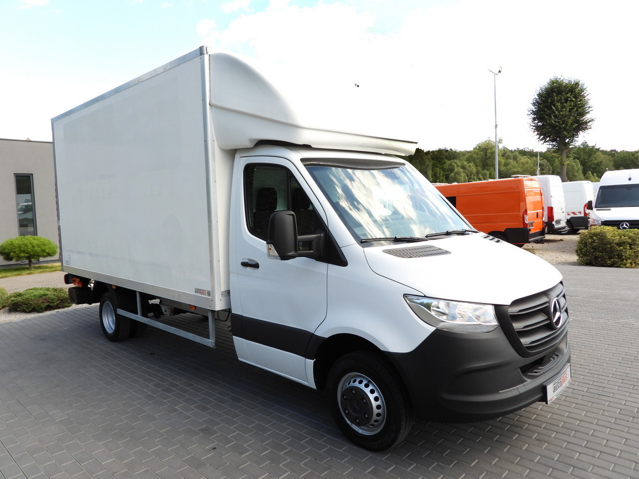 MERCEDES SPRINTER 514 BOX LIFT 8 PALLETS CRUISE CONTROL TWIN WHEELS AIR CONDITIONING 140HP - Малотоннажный рефрижератор: фото 4 MERCEDES SPRINTER 514 BOX LIFT 8 PALLETS CRUISE CONTROL TWIN WHEELS AIR CONDITIONING 140HP - Малотоннажный рефрижератор: фото 4