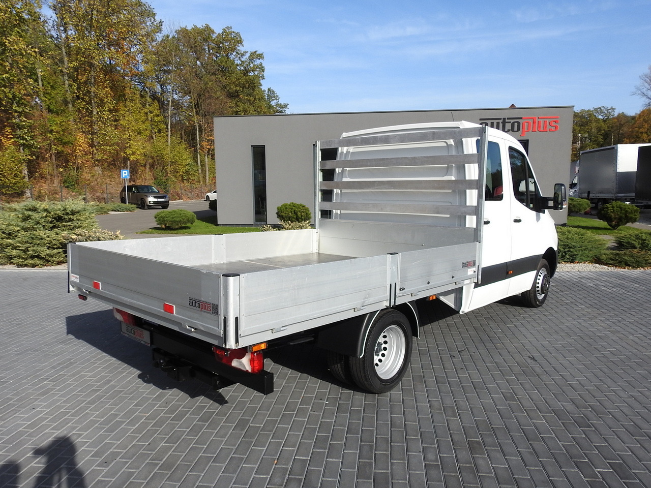 MERCEDES SPRINTER 516 STAKE BODY DOUBLE CABIN DOKA 6 SEATS CRUISE CONTROL AIR CONDITIONING TWIN WHEELS 160HP - Малотоннажный бортовой грузовик: фото 3 MERCEDES SPRINTER 516 STAKE BODY DOUBLE CABIN DOKA 6 SEATS CRUISE CONTROL AIR CONDITIONING TWIN WHEELS 160HP - Малотоннажный бортовой грузовик: фото 3