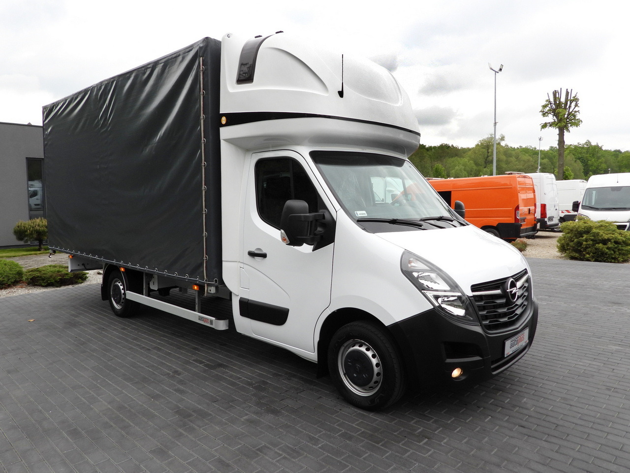 OPEL MOVANO TARPAULIN 10 PALLETS CRUISE CONTROL NAVIGATION LED LIGHTS PNEUMATICS AIR CONDITIONING 165HP - Тентованный фургон: фото 4 OPEL MOVANO TARPAULIN 10 PALLETS CRUISE CONTROL NAVIGATION LED LIGHTS PNEUMATICS AIR CONDITIONING 165HP - Тентованный фургон: фото 4