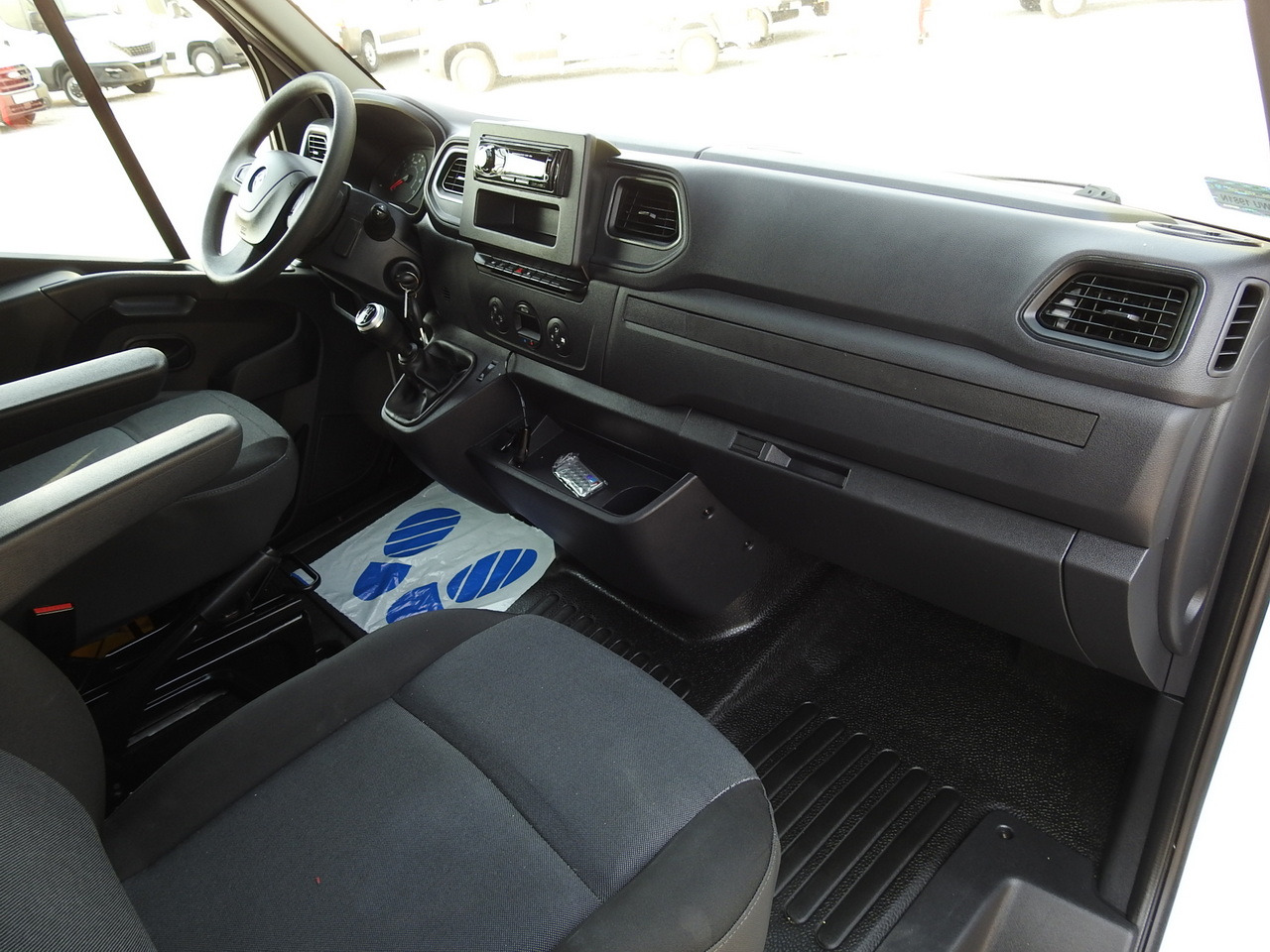 Тентованный фургон OPEL MOVANO TARPAULIN 8 PALLETS WEBASTO CRUISE CONTROL AIR CONDITIONING LED LIGHTS PNEUMATICS 165HP: фото 49 Тентованный фургон OPEL MOVANO TARPAULIN 8 PALLETS WEBASTO CRUISE CONTROL AIR CONDITIONING LED LIGHTS PNEUMATICS 165HP: фото 49