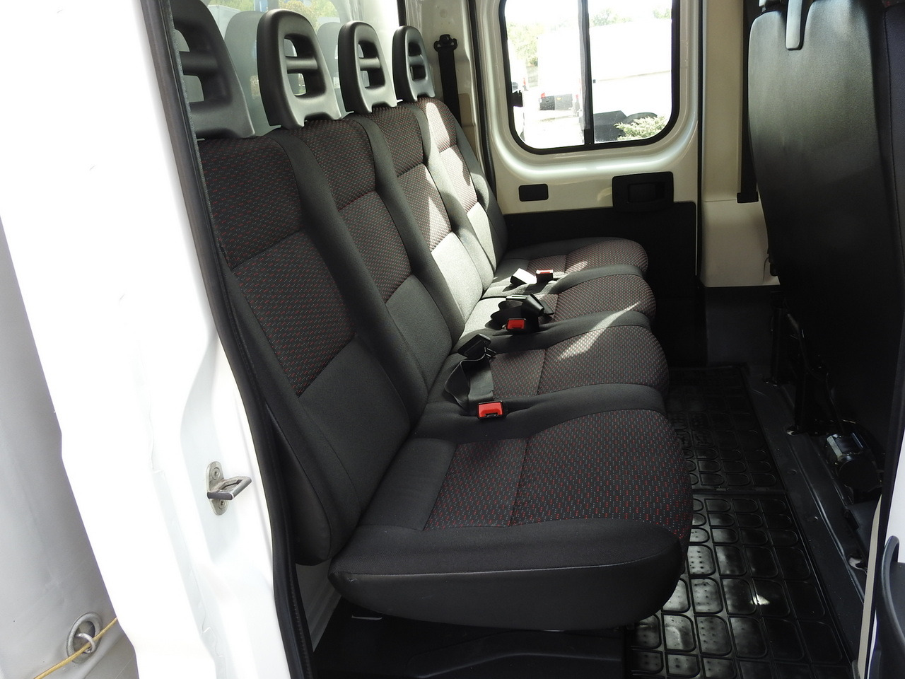 Малотоннажный бортовой грузовик PEUGEOT BOXER STAKE BODY DOUBLE CABIN DOKA 7 SEATS AIR CONDITIONING  140HP: фото 44