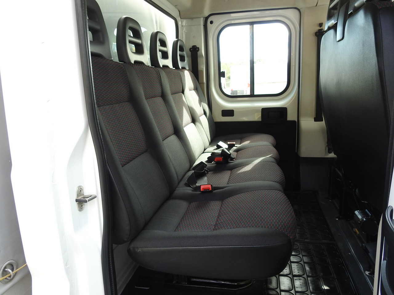 Малотоннажный бортовой грузовик PEUGEOT BOXER STAKE BODY DOUBLE CABIN DOKA 7 SEATS AIR CONDITIONING  140HP: фото 43