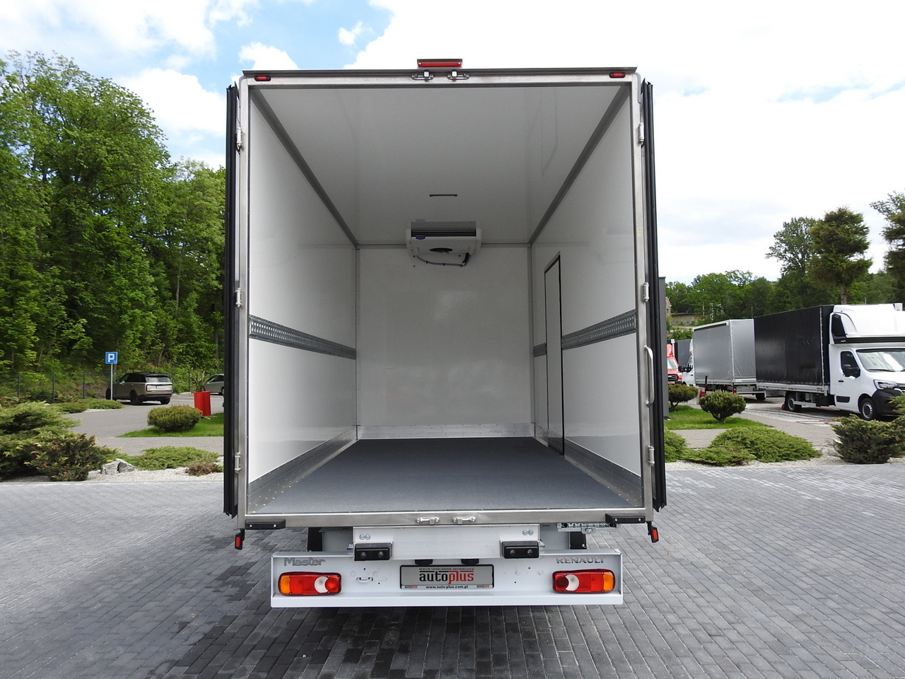 Новый Малотоннажный рефрижератор RENAULT MASTER NEW REGRIGERATOR BOX -10*C 8 PALLETS CRUISE CONTROL AIR CONDITIONING LED LIGHTS GUARANTEE  165HP: фото 12
