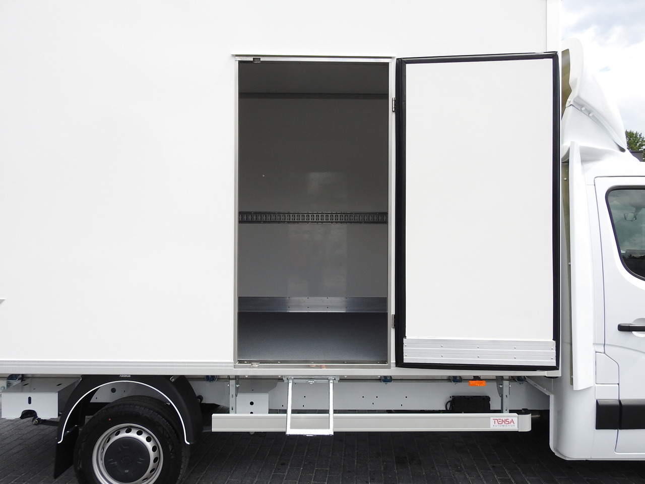 Новый Малотоннажный рефрижератор RENAULT MASTER NEW REGRIGERATOR BOX -10*C 8 PALLETS CRUISE CONTROL AIR CONDITIONING LED LIGHTS GUARANTEE  165HP: фото 23
