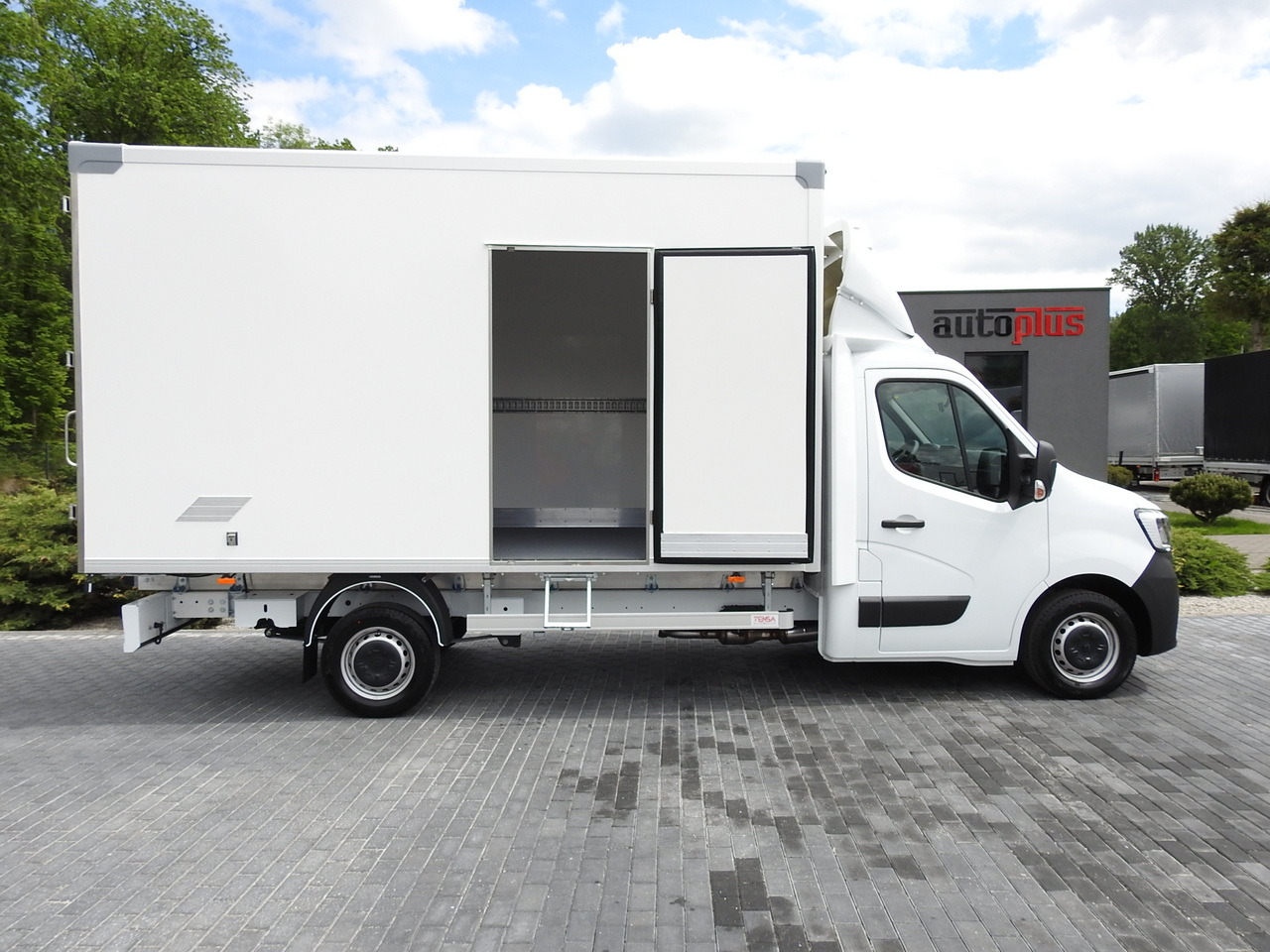 Новый Малотоннажный рефрижератор RENAULT MASTER NEW REGRIGERATOR BOX -10*C 8 PALLETS CRUISE CONTROL AIR CONDITIONING LED LIGHTS GUARANTEE  165HP: фото 8