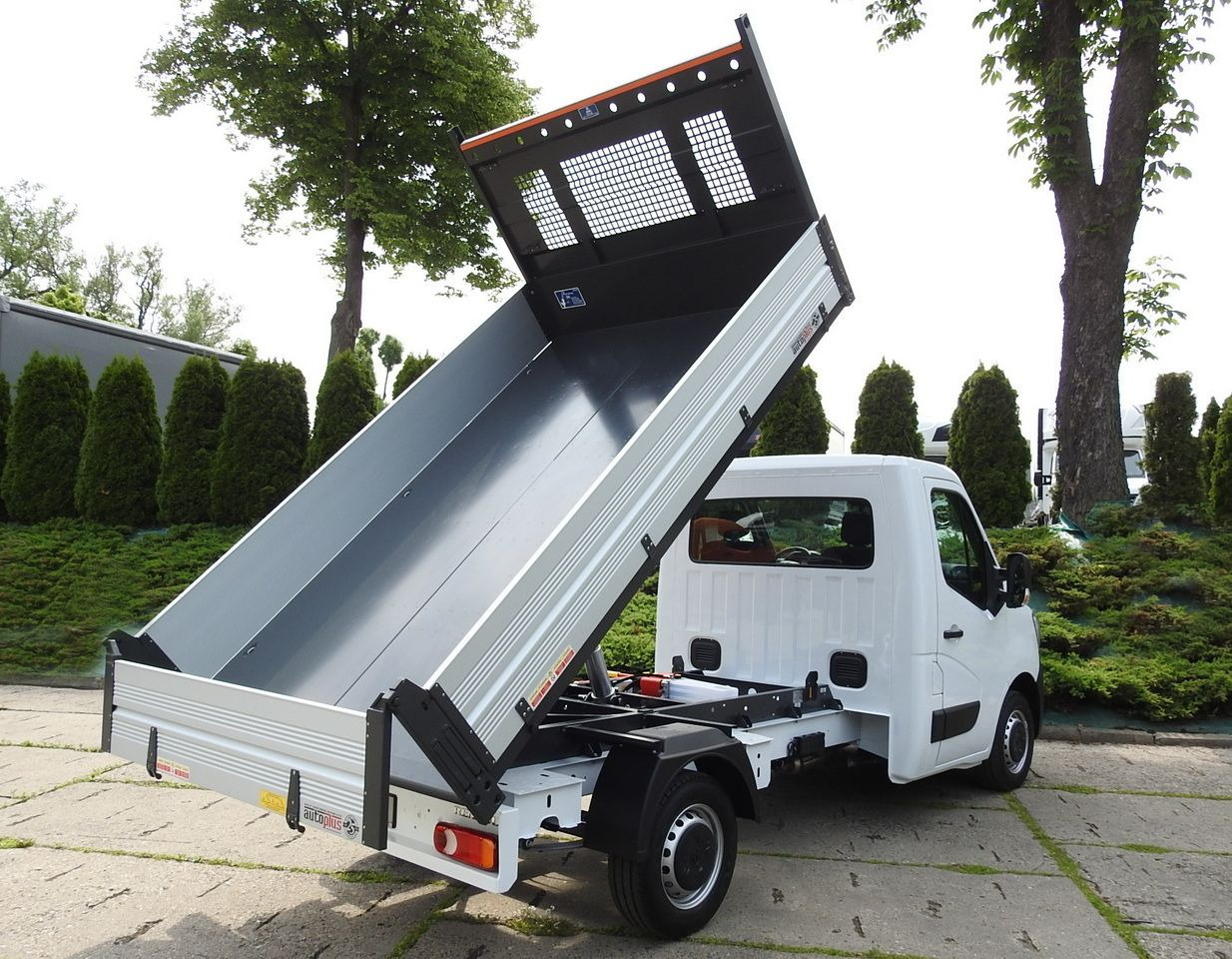 RENAULT MASTER - Малотоннажный самосвал: фото 3 RENAULT MASTER - Малотоннажный самосвал: фото 3