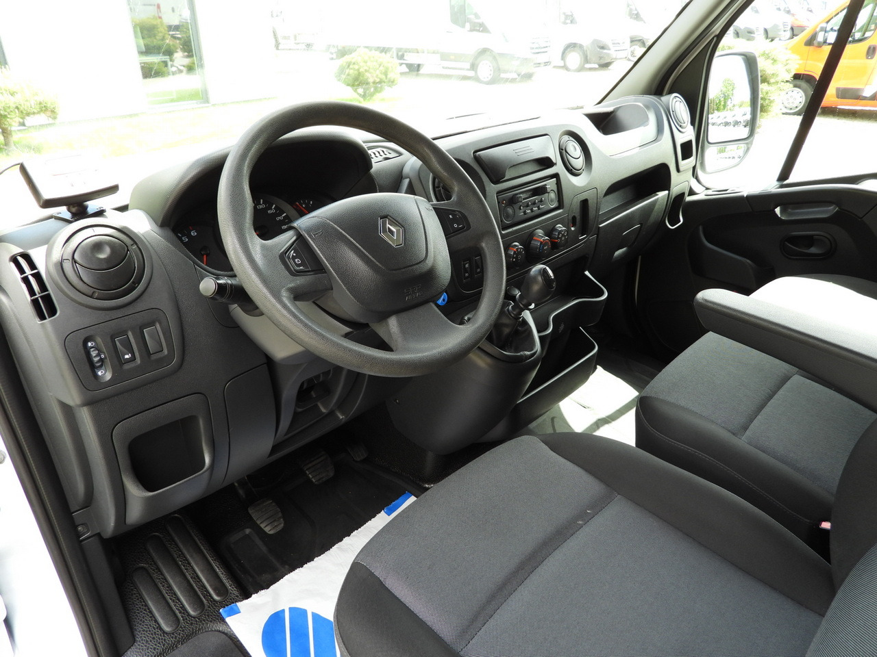 RENAULT MASTER REFRIGERATOR VAN -20*C POWER SUPPLY 230V CRUISE CONTROL AIR CONDITIONING 145HP - Малотоннажный рефрижератор: фото 2 RENAULT MASTER REFRIGERATOR VAN -20*C POWER SUPPLY 230V CRUISE CONTROL AIR CONDITIONING 145HP - Малотоннажный рефрижератор: фото 2