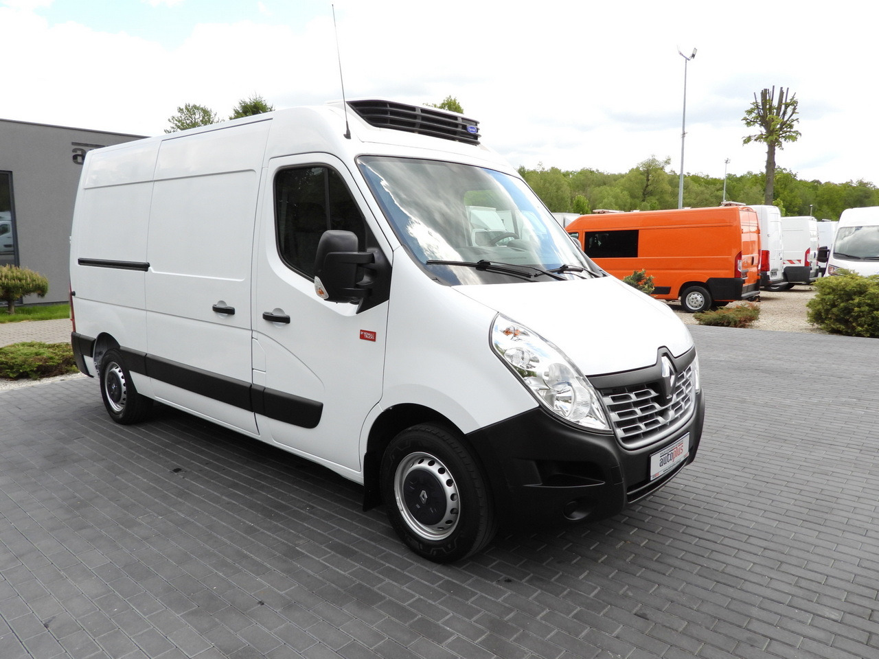 RENAULT MASTER REFRIGERATOR VAN -20*C POWER SUPPLY 230V CRUISE CONTROL AIR CONDITIONING 145HP - Малотоннажный рефрижератор: фото 4 RENAULT MASTER REFRIGERATOR VAN -20*C POWER SUPPLY 230V CRUISE CONTROL AIR CONDITIONING 145HP - Малотоннажный рефрижератор: фото 4
