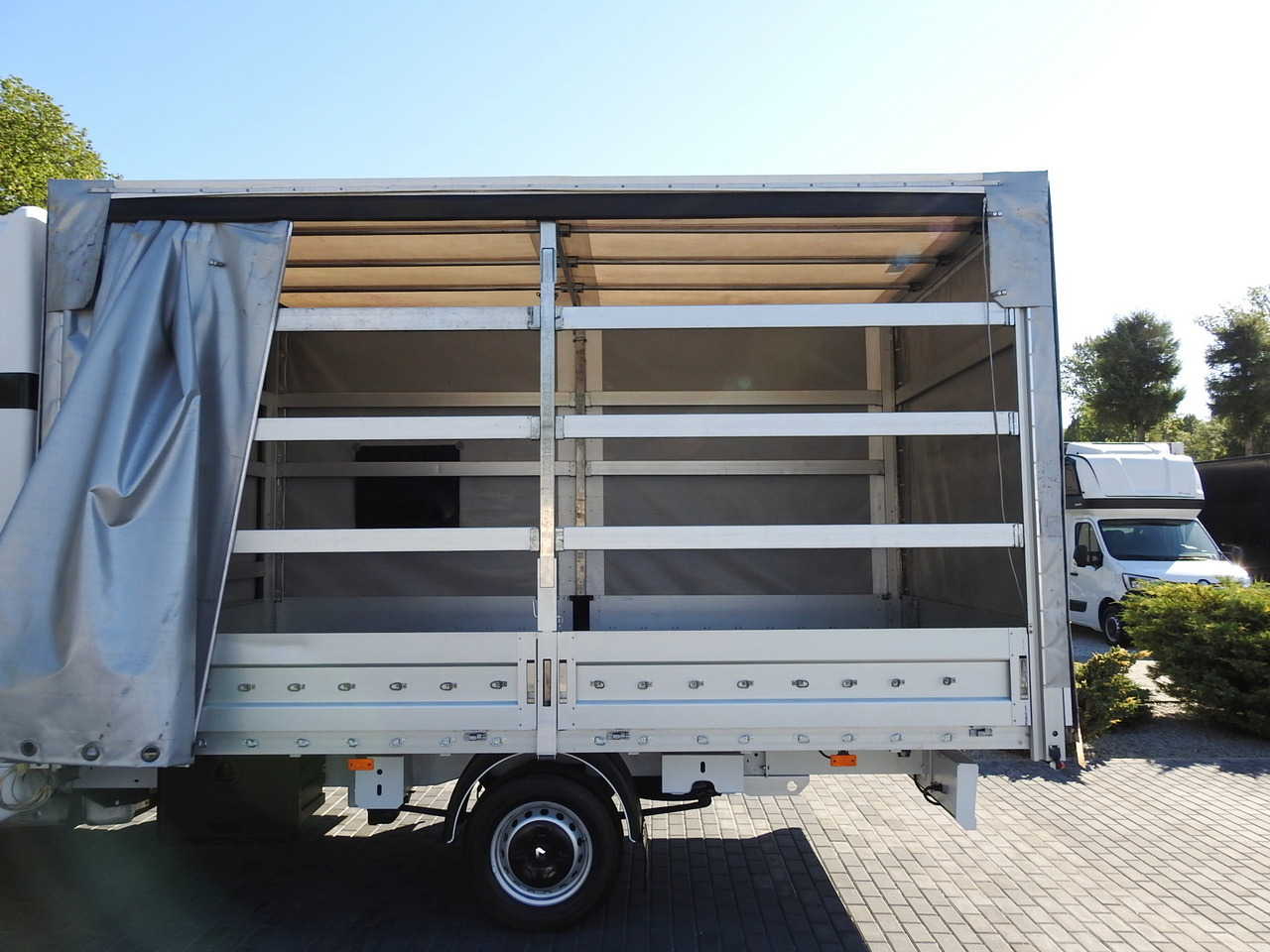 Тентованный фургон RENAULT MASTER TARPAULIN 8 PALLETS WEBASTO CRUISE CONTROL AIR CONDITIONING PNEUMATICS 170HP: фото 25 Тентованный фургон RENAULT MASTER TARPAULIN 8 PALLETS WEBASTO CRUISE CONTROL AIR CONDITIONING PNEUMATICS 170HP: фото 25