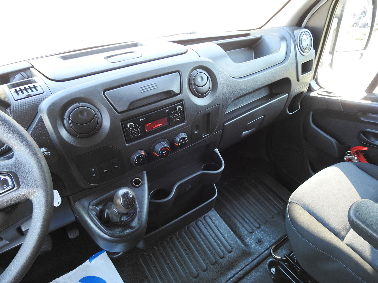 Тентованный фургон RENAULT MASTER TARPAULIN 8 PALLETS WEBASTO CRUISE CONTROL AIR CONDITIONING PNEUMATICS 170HP: фото 35 Тентованный фургон RENAULT MASTER TARPAULIN 8 PALLETS WEBASTO CRUISE CONTROL AIR CONDITIONING PNEUMATICS 170HP: фото 35